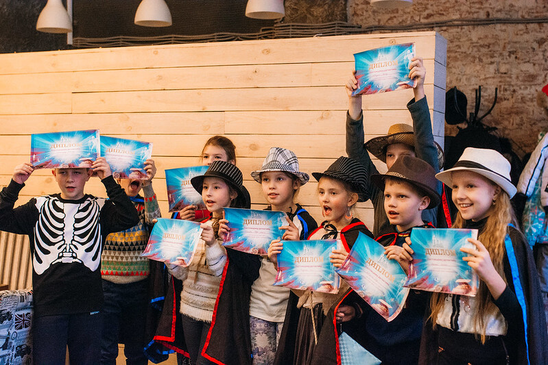 Как отметить Новый год классом — идеи для младших школьников в Благовещенске