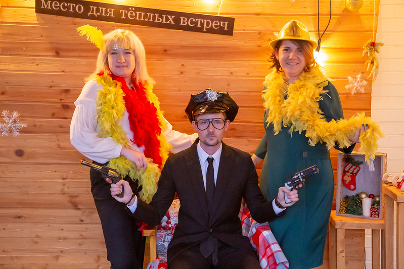 Новогоднее украшение зала для корпоратива в Благовещенске