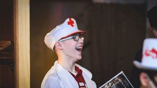 Квест «Психушка» для подростков: Когда ты и твои друзья нашли технический мануал для КошкоДемона и поняли, что он требует котят и мультиков, чтобы захватить мир. Квест «Психушка». Квест для подростка в Благовещенске.